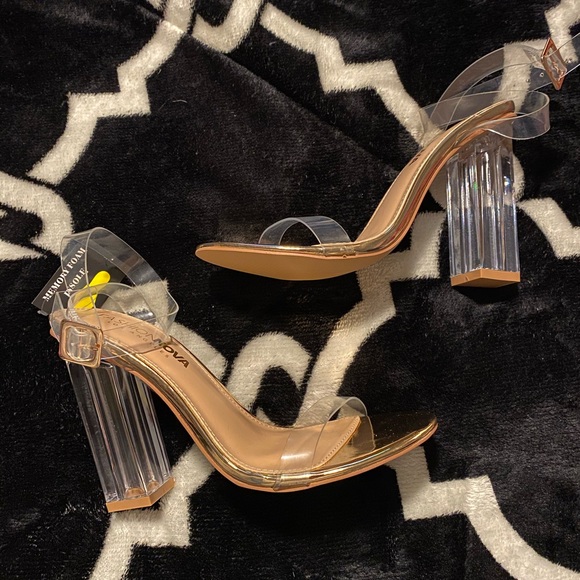 Heels - Picture 7 of 8